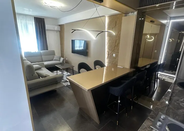 Cataleya Ii * 塞拉耶佛